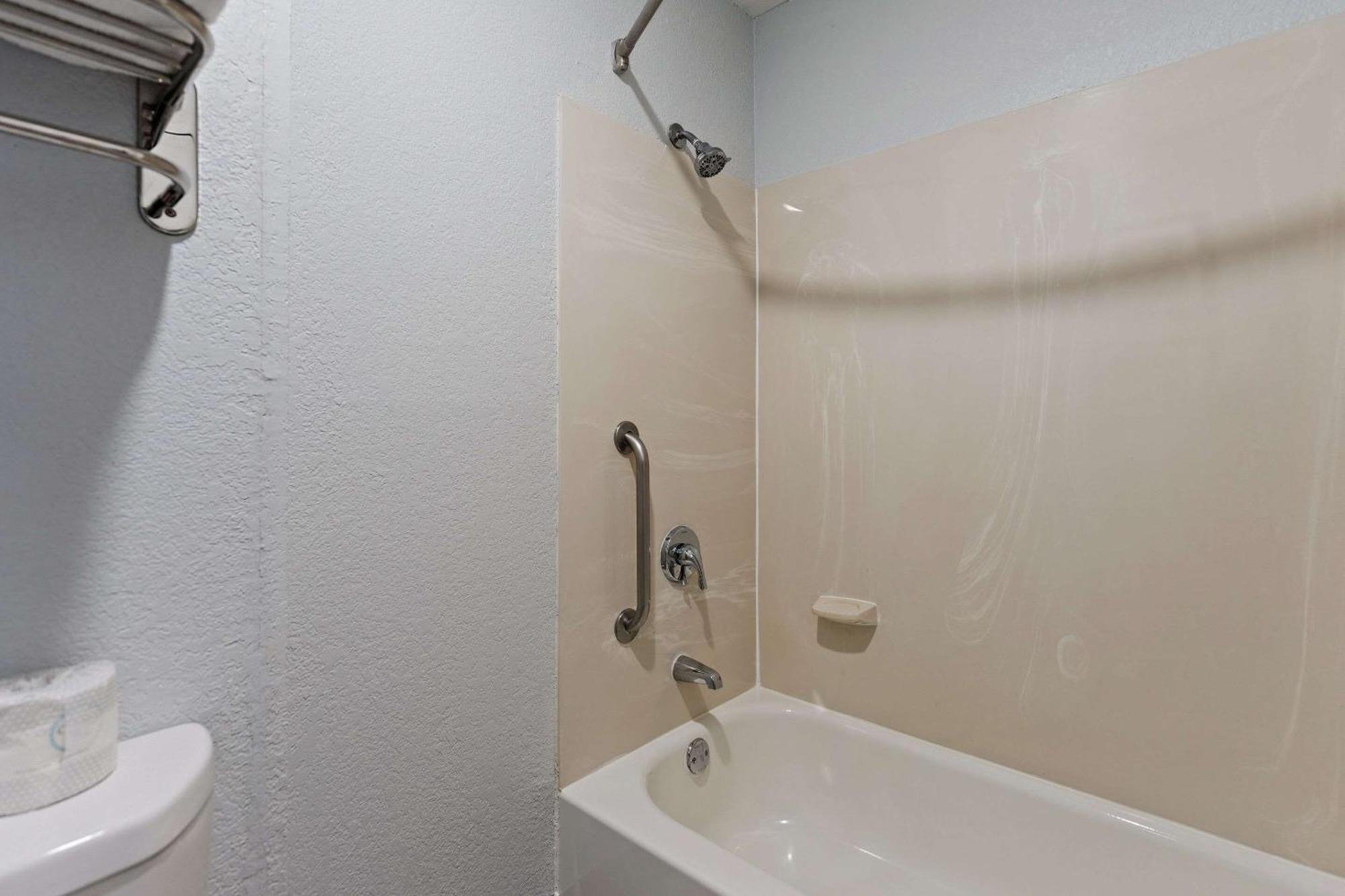 Rockford East Villa Екстериор снимка
